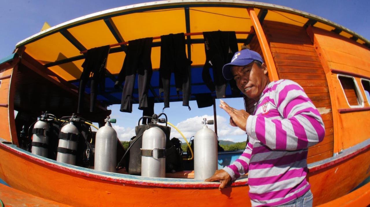 Blue Bay Divers Likupang Bangka Exterior foto