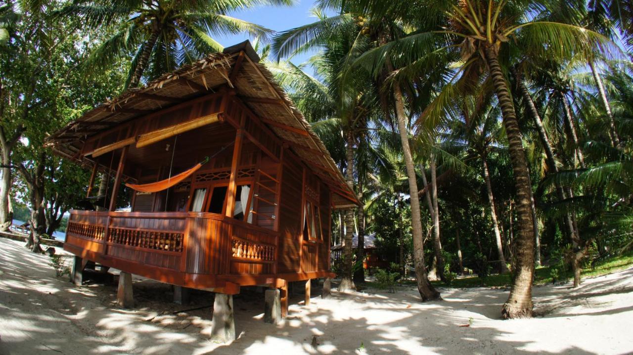 Blue Bay Divers Likupang Bangka Exterior foto